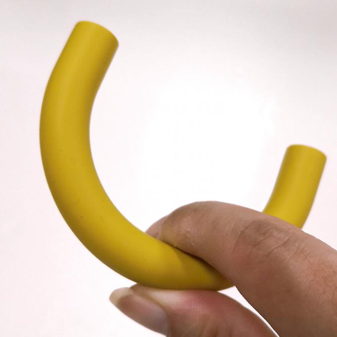 歯が生えるビードをかみ砕いている卸し売りBPAの自由で柔らかく緩いシリコーンのU字型チューブの赤ん坊