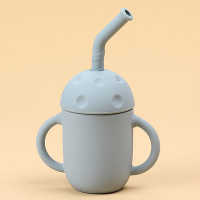 Leakproofふたのシリコーンのわらのコップの6か月にわたる赤ん坊のための二重ハンドル5ozの子供